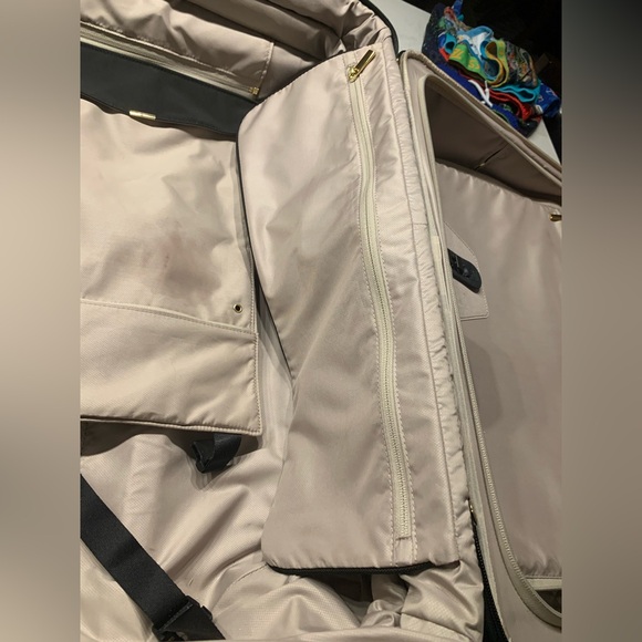 TUMI PreOwned Large Black W/Gold Accents Deluxe Check In Luggage Velour lined - Picture 5 of 16